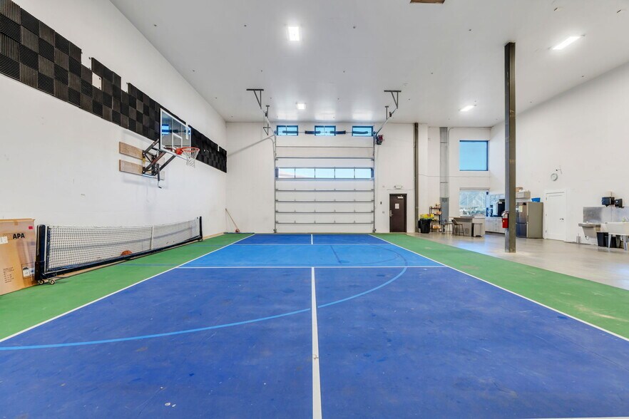 More Photos Of 2090 W 500 N, Springville Showroom For Sale