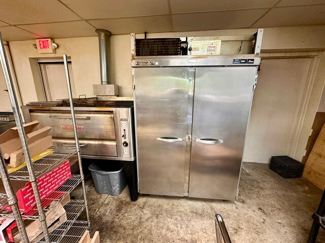 More Photos Of 34900 Lake Shore Blvd, Eastlake General Retail For Lease