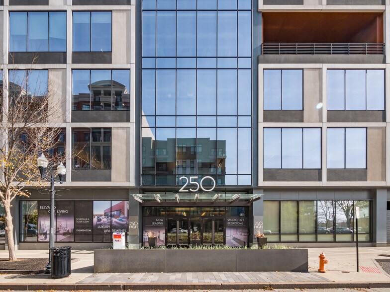 More Photos Of 250 S High St, Columbus Office For Sale