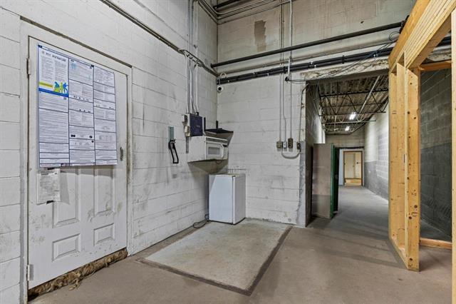 More Photos Of 8889 Oakwood Ave, Neenah Service For Sale