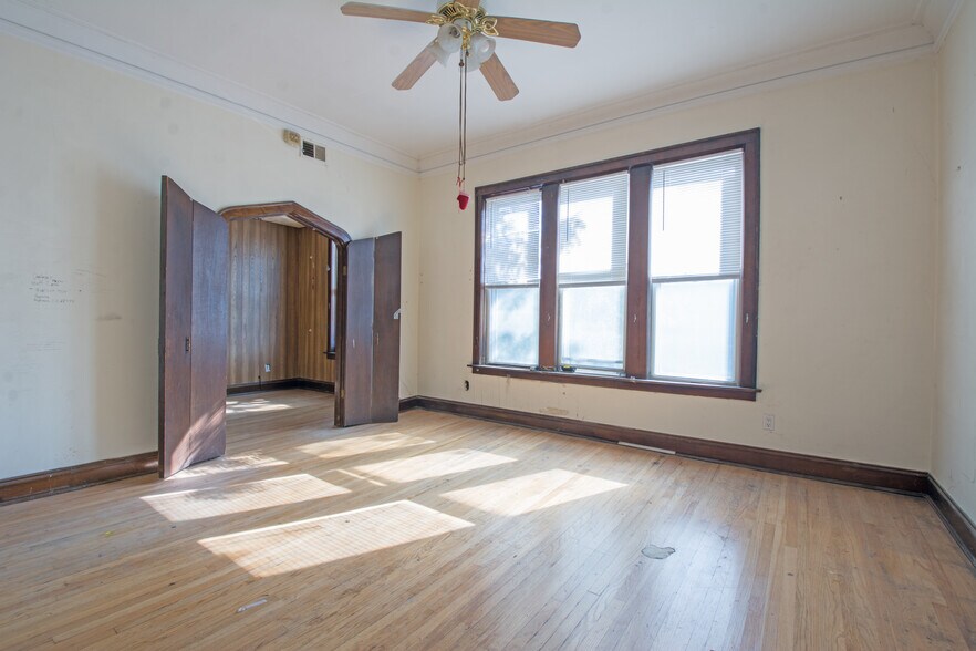More Photos Of 4018 N Western Ave, Chicago Freestanding For Sale