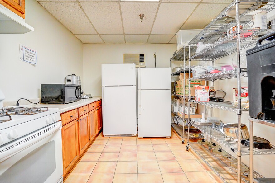 More Photos Of 950 S Central Ave, Compton Schools For Sale