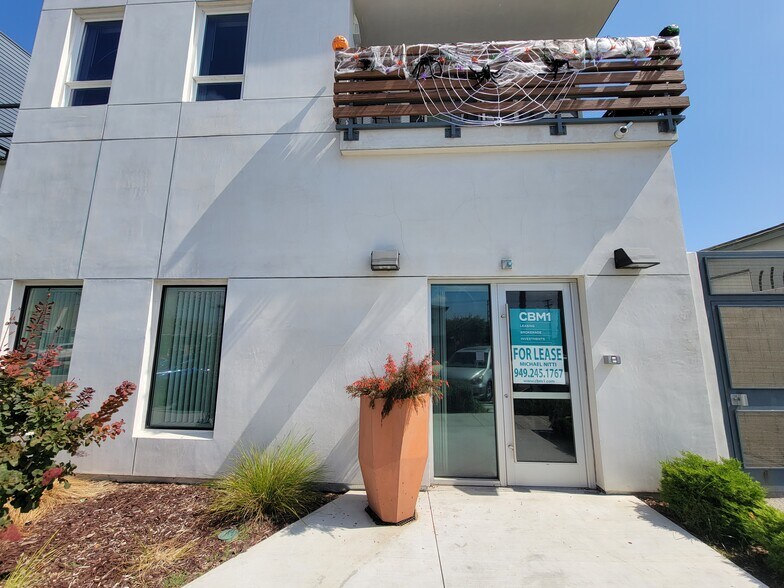 More Photos Of 1836-1852 Locust Ave, Long Beach Apartments For Lease