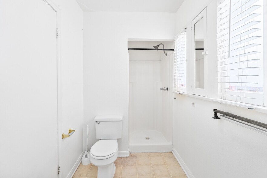 More Photos Of 1507-1509 14th St, Santa Monica Apartments For Sale