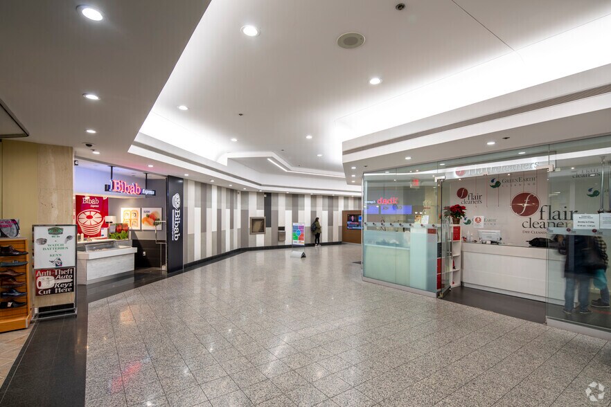 More Photos Of 3280 Bloor St W, Toronto Office For Lease