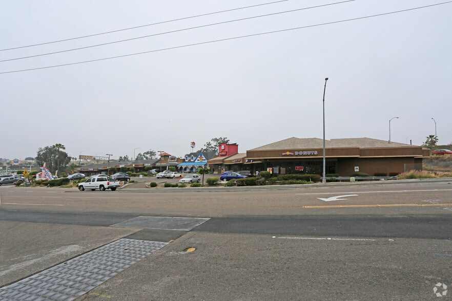 Primary Photo Of 6902-6998 Federal Blvd, Lemon Grove Restaurant For Lease