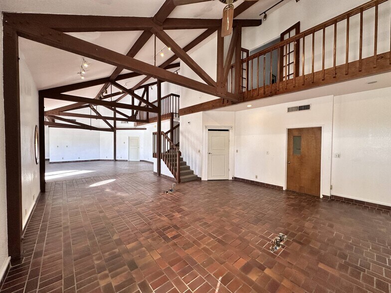 More Photos Of 1205 11th St, Reedley Storefront For Sale
