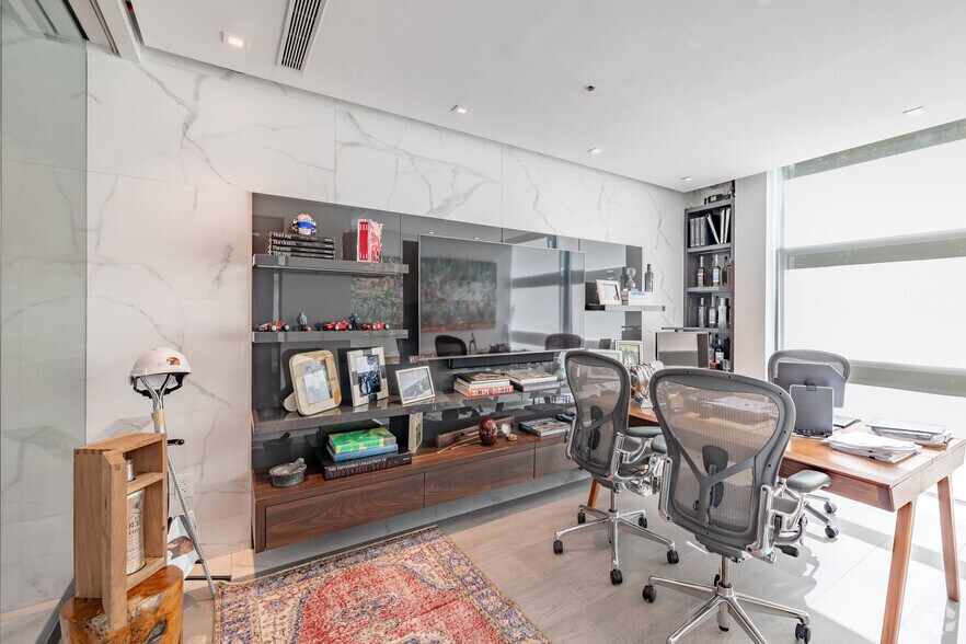 More Photos Of 2347 Biscayne Boulevard, Miami Apartments For Lease