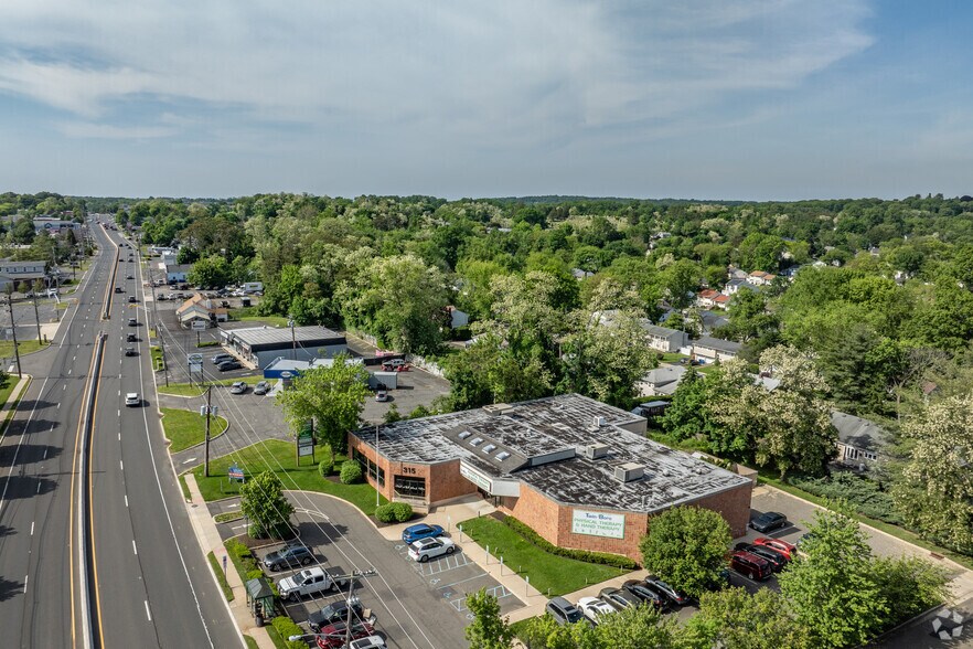 More Photos Of 315 Rt 35, Red Bank Medical For Lease