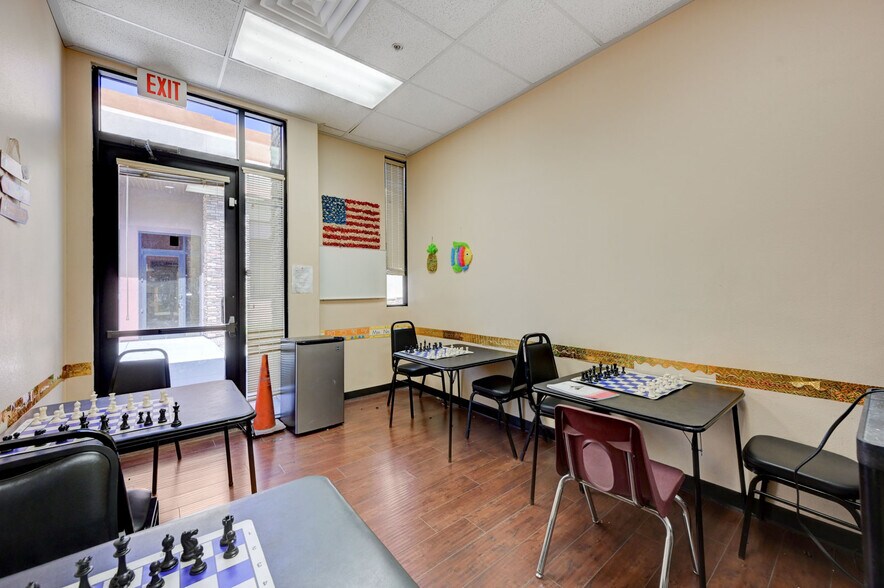 More Photos Of 6284 Spring Mountain Rd, Las Vegas Office For Sale