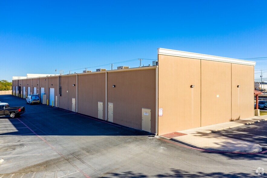 More Photos Of 5123 N Loop 1604, San Antonio Unknown For Lease