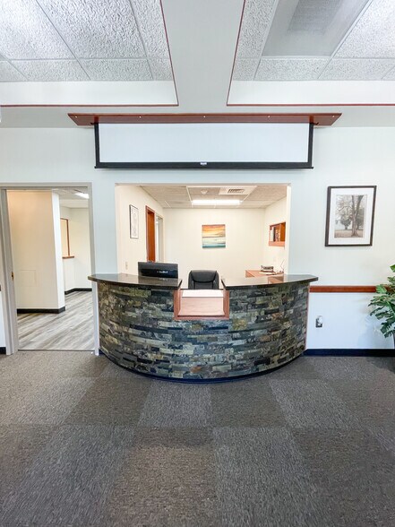 More Photos Of 4820 S Arrowhead Dr, Independence Medical For Lease