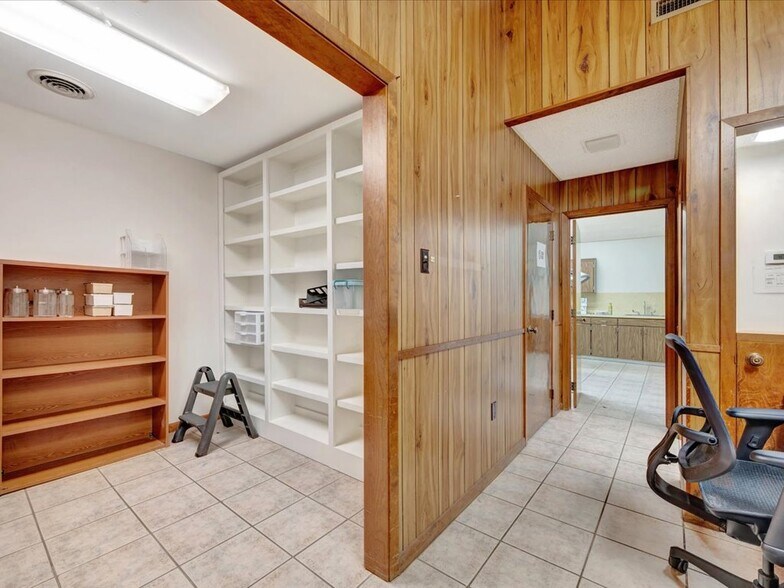 More Photos Of 900 Ellis Ave, Lufkin General Retail For Sale