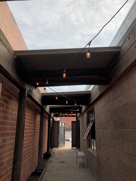 More Photos Of 607 E El Segundo Blvd, El Segundo Flex For Lease