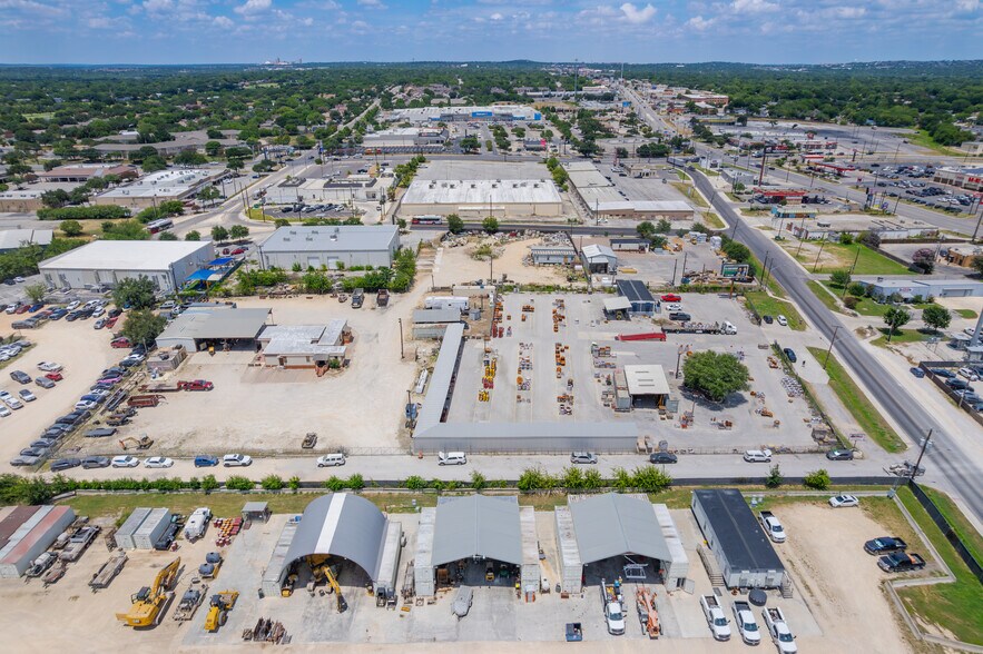 More Photos Of 4350 Naco Pass, San Antonio Service For Sale