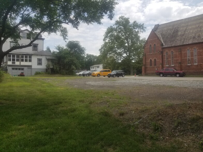 More Photos Of 1113 Wolcott Ave, Beacon Religious Facility For Lease