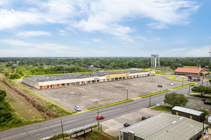 More Photos Of 3500 Avenue F, Bay City Storefront For Sale