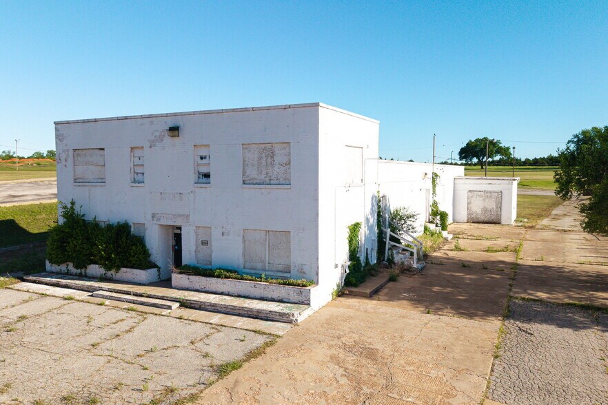 More Photos Of 4627 NE 23rd St, Oklahoma City Religious Facility For Sale