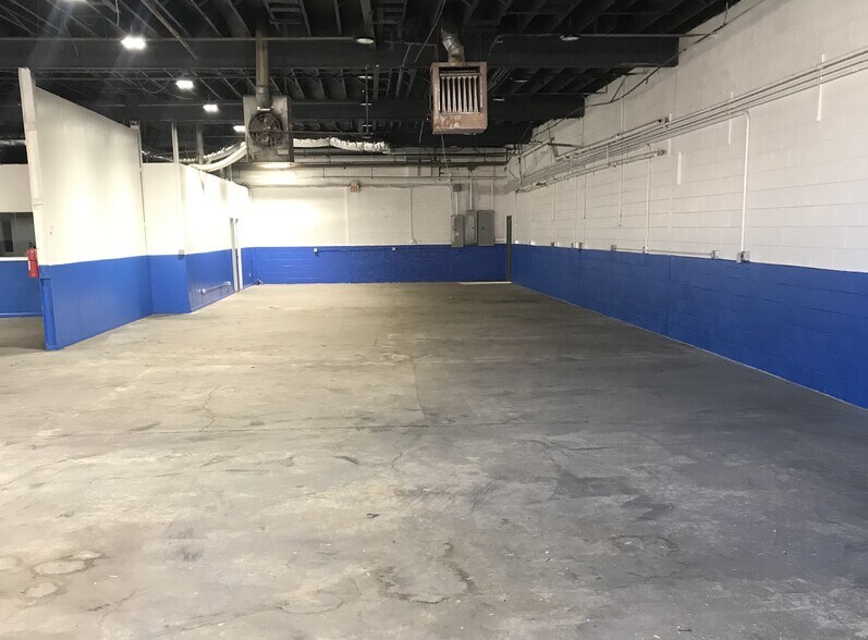 More Photos Of 8555 Tonnelle Ave, North Bergen Warehouse For Lease