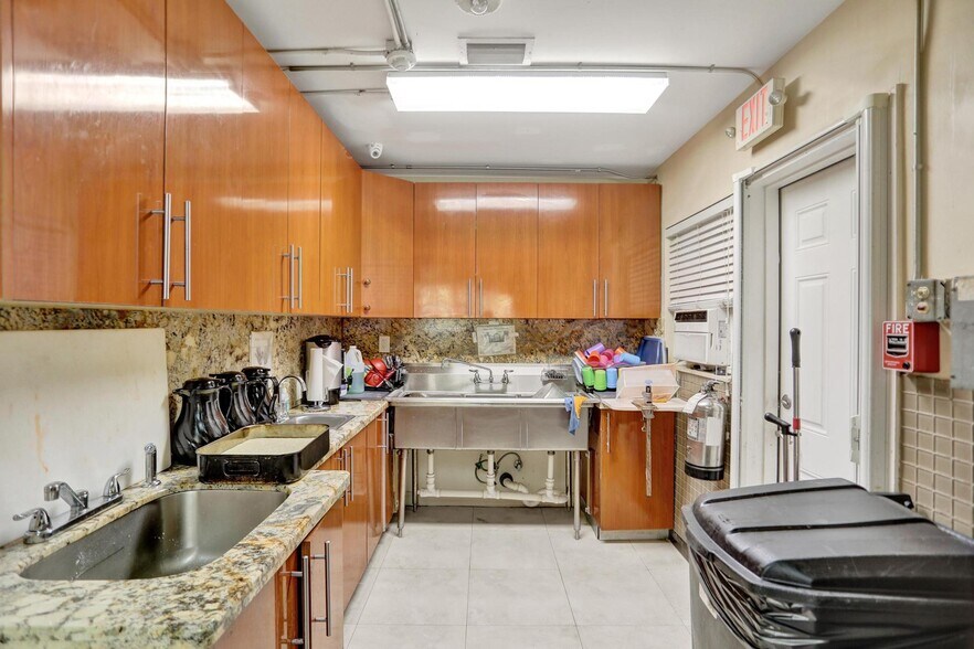 More Photos Of 1722 Madison St, Hollywood Assisted Living For Sale