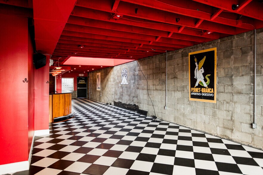 More Photos Of 15421 Mack Ave, Detroit Bar For Sale