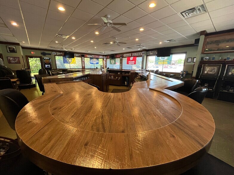 1105 N Main St, Edgerton, WI 53534 Restaurant For Sale