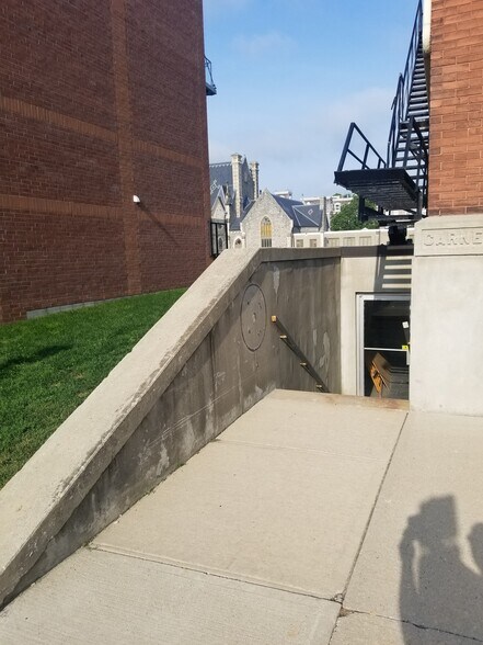 More Photos Of 34 Water St N, Cambridge Office For Lease