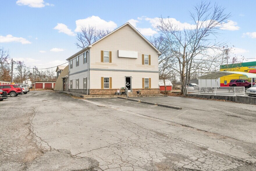 Primary Photo Of 1959 Fort Campbell Blvd, Clarksville Freestanding For Sale