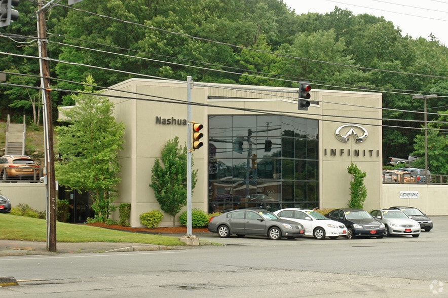 More Photos Of 105 Daniel Webster Hwy, Nashua Auto Dealership For Lease