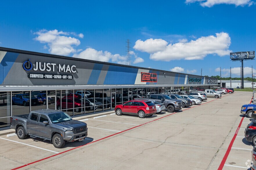 More Photos Of 15825 State Highway 249, Houston Unknown For Lease