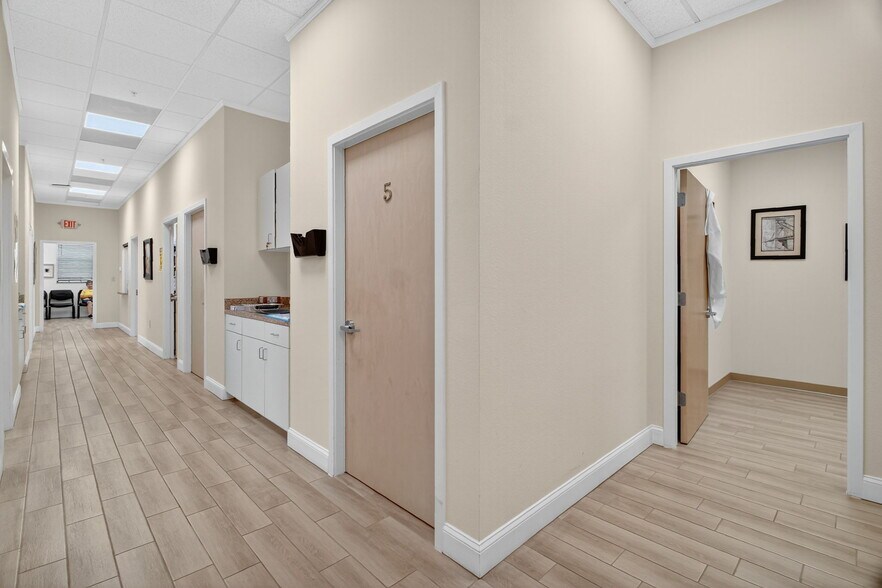 More Photos Of 1511 Buenos Aires Blvd, Lady Lake Funeral Home For Lease