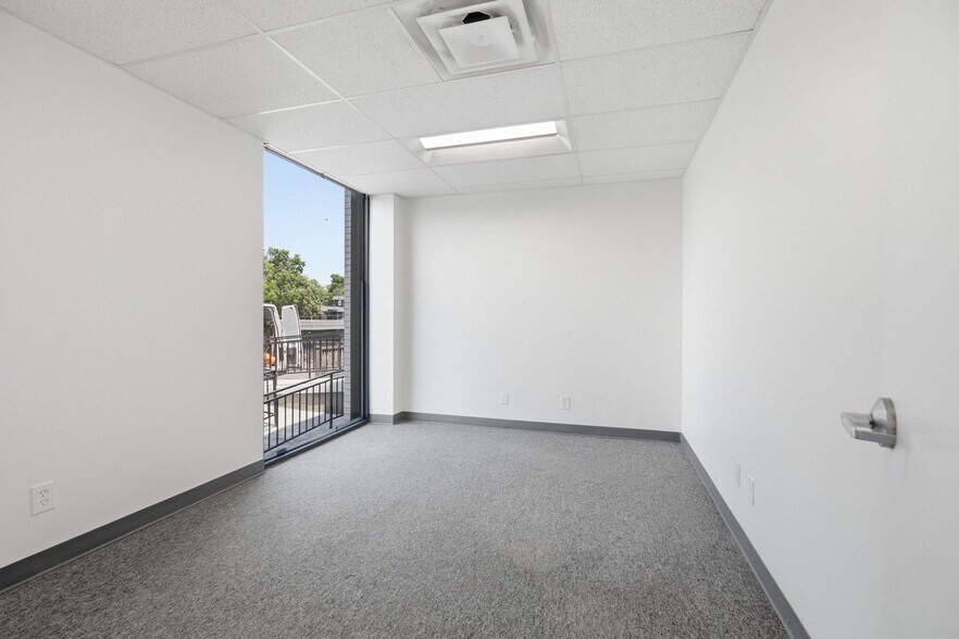 More Photos Of 176 Thompson Ln, Nashville Office Residential For Sale