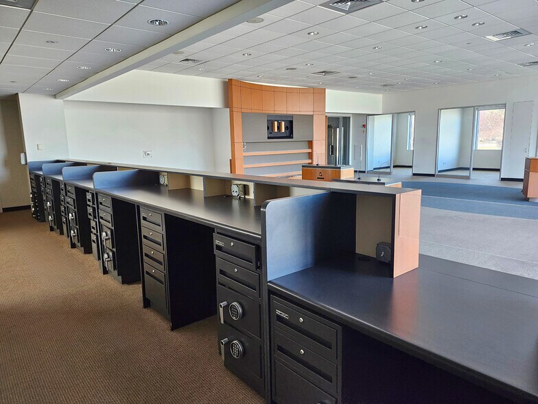 More Photos Of 899 N Randall Rd, Batavia Medical For Lease