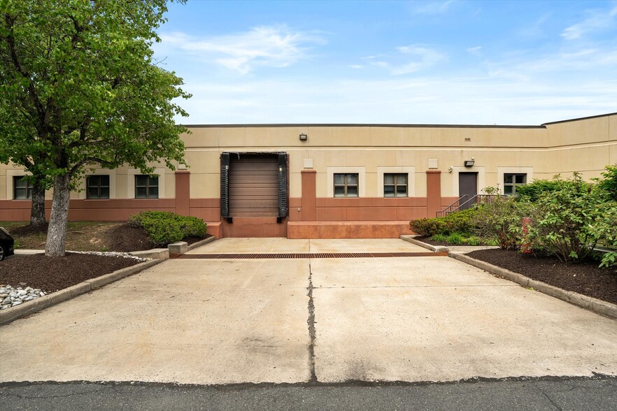 More Photos Of 15 Roszel Rd, West Windsor Office For Sale