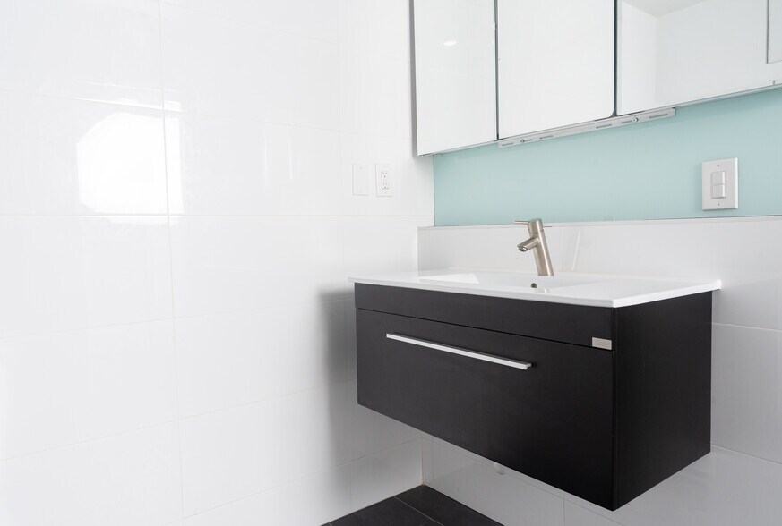 More Photos Of 4214 Gallatin St, Hyattsville Storefront Retail Residential For Lease