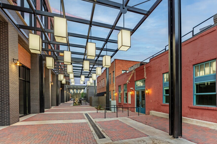 More Photos Of 701 W Magnolia Ave, Fort Worth Unknown For Lease