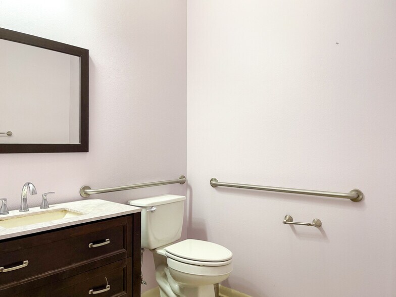 More Photos Of 10527 Kentshire Ct, Baton Rouge Office For Lease
