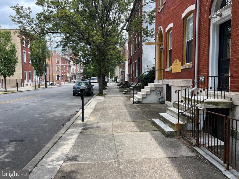 More Photos Of 528 Swede St, Norristown Office For Sale