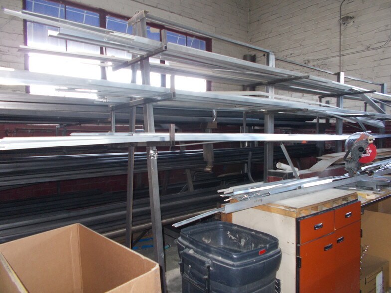 More Photos Of 225 W Hill St, Thomson Industrial For Sale