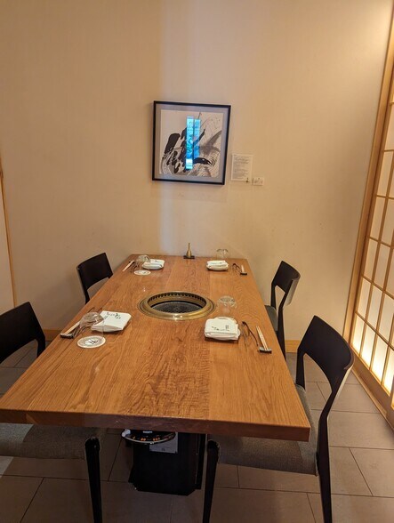 More Photos Of 341-343 W Broadway, New York Storefront Retail Office For Lease