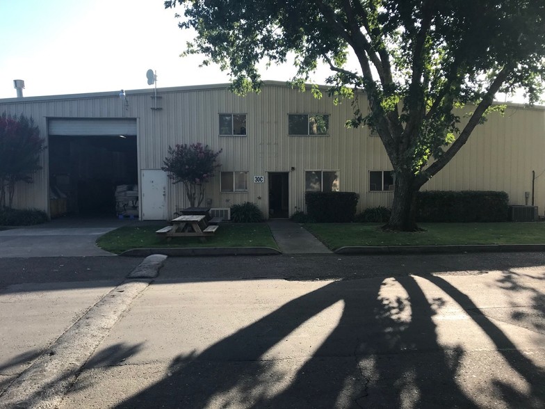 Primary Photo Of 30-36 Mill St, Healdsburg Warehouse For Lease