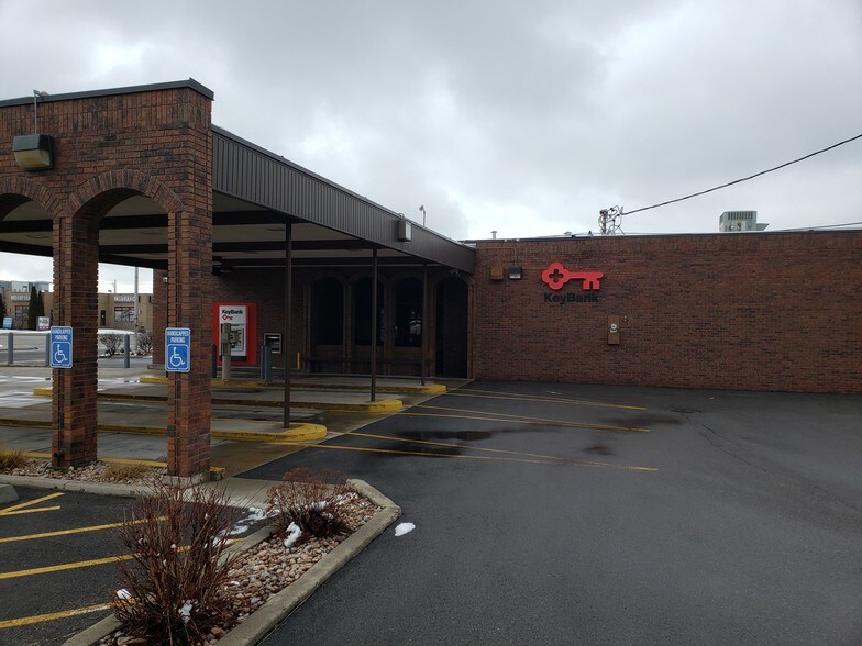 Primary Photo Of 185 S State St, Orem Bank For Sale