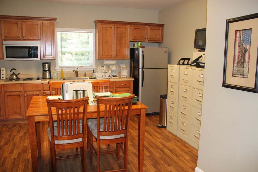 More Photos Of 305 Pierce Ave, Macon-Bibb Office Residential For Lease