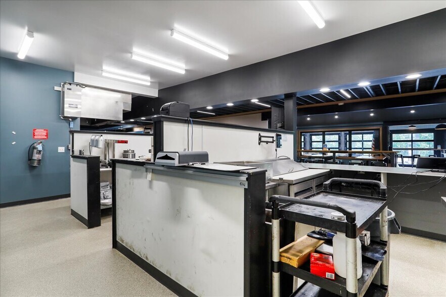 More Photos Of 985 Baltimore Pike, Gettysburg Storefront For Sale