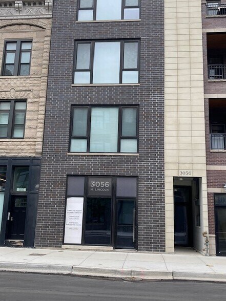 More Photos Of 3056 N Lincoln Ave, Chicago General Retail For Sale