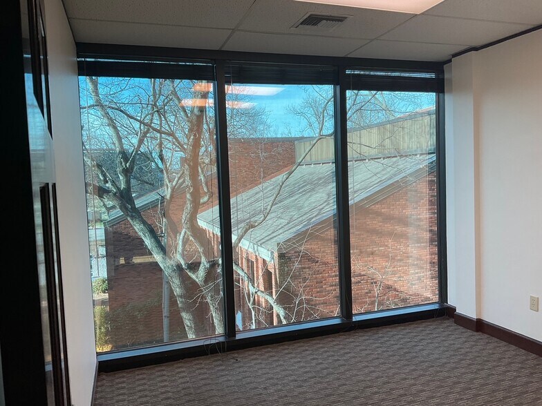 More Photos Of 303 Williams Ave SW, Huntsville Office For Lease