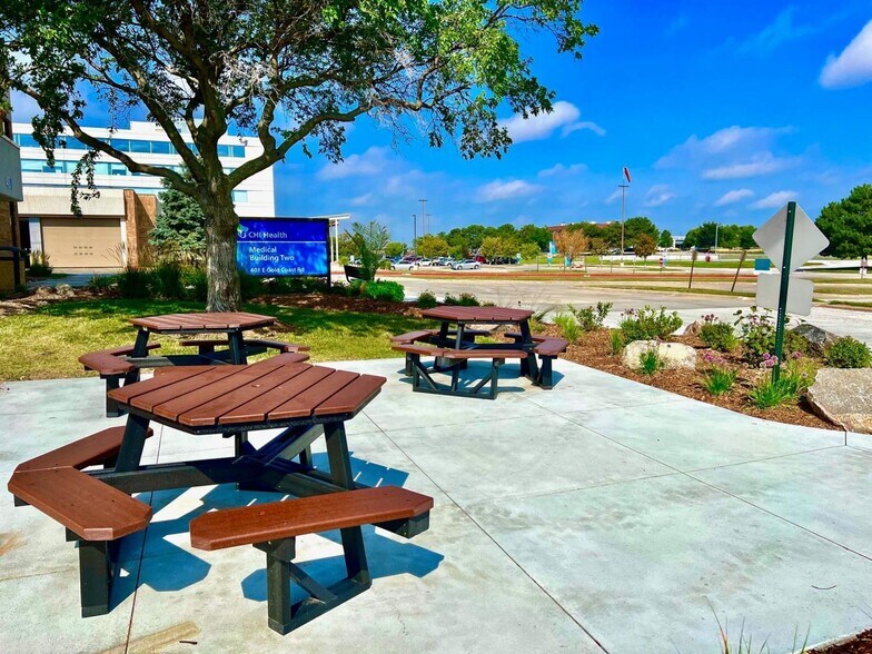 More Photos Of 401 E Gold Coast Rd, Papillion Unknown For Lease