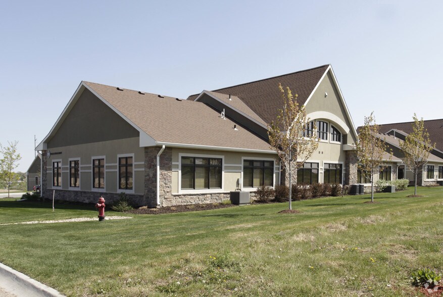 More Photos Of 1820-1824 N 169th Plz, Omaha Office For Lease