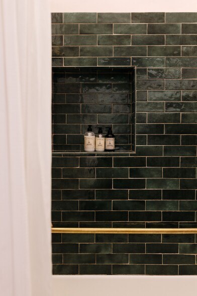 More Photos Of 220 W Manhattan Ave, Santa Fe Hotel For Sale