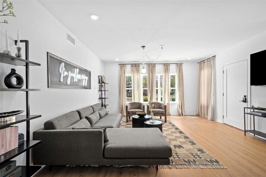 More Photos Of , Houston Multifamily For Sale